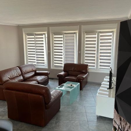 Appartement 2 Chambres Spacieuses Avec Terrasse Brouckerque Esterno foto