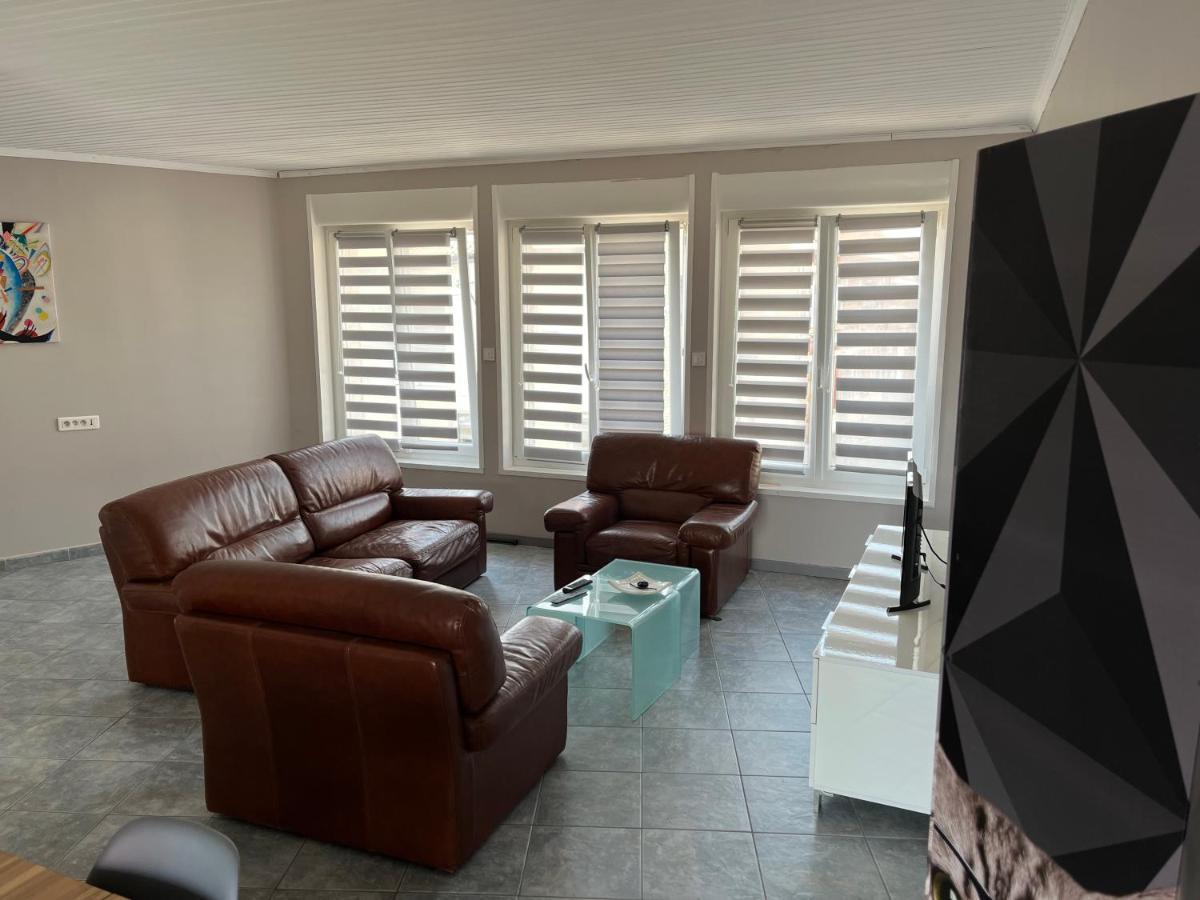 Appartement 2 Chambres Spacieuses Avec Terrasse Brouckerque Esterno foto
