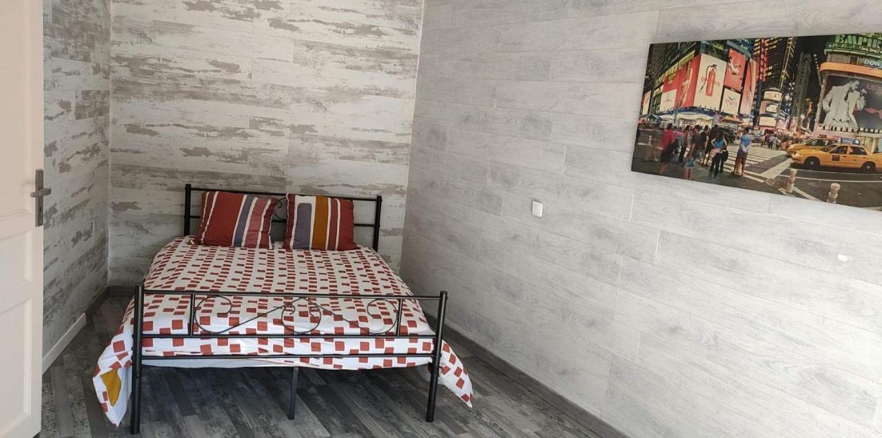 Appartement 2 Chambres Spacieuses Avec Terrasse Brouckerque Esterno foto